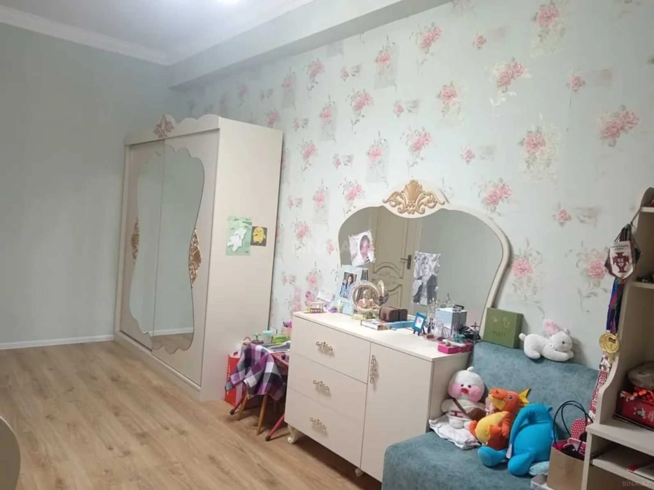 Satılır 3 otaqlı mənzil 130 m²