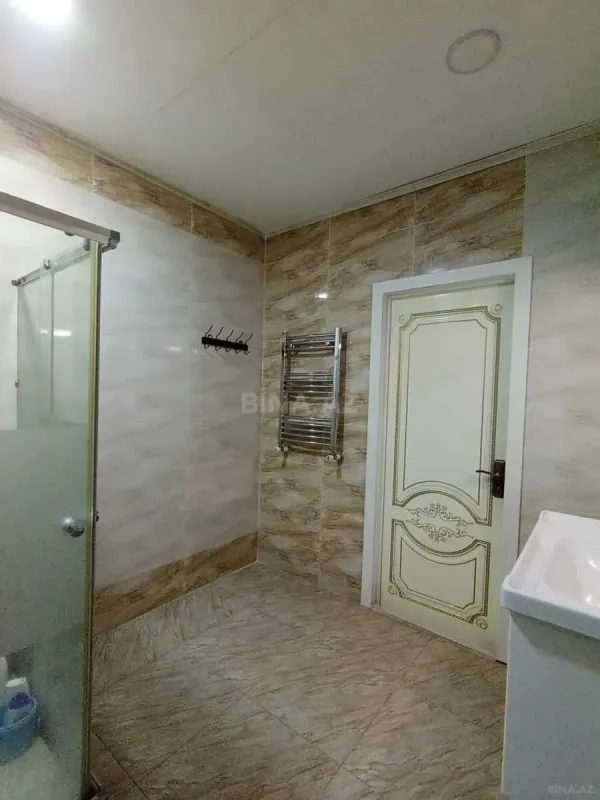 Satılır 3 otaqlı mənzil 130 m²