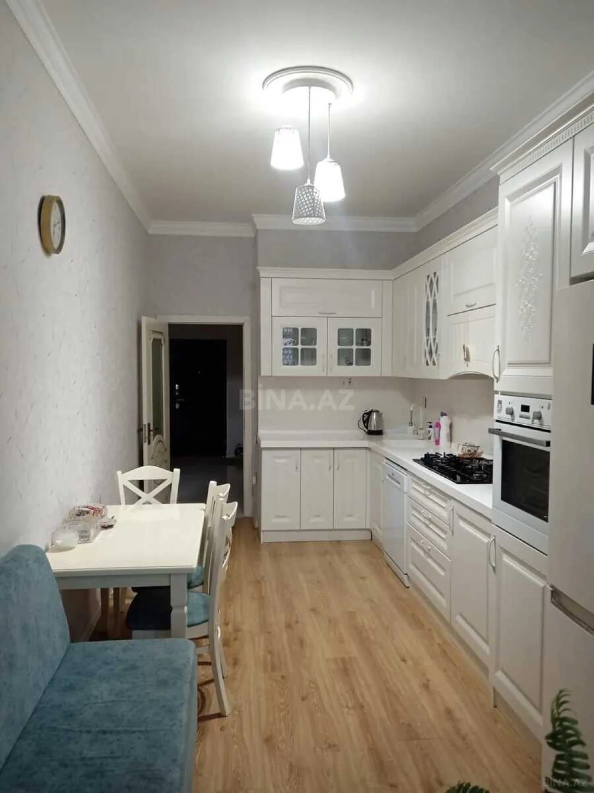 Satılır 3 otaqlı mənzil 130 m²