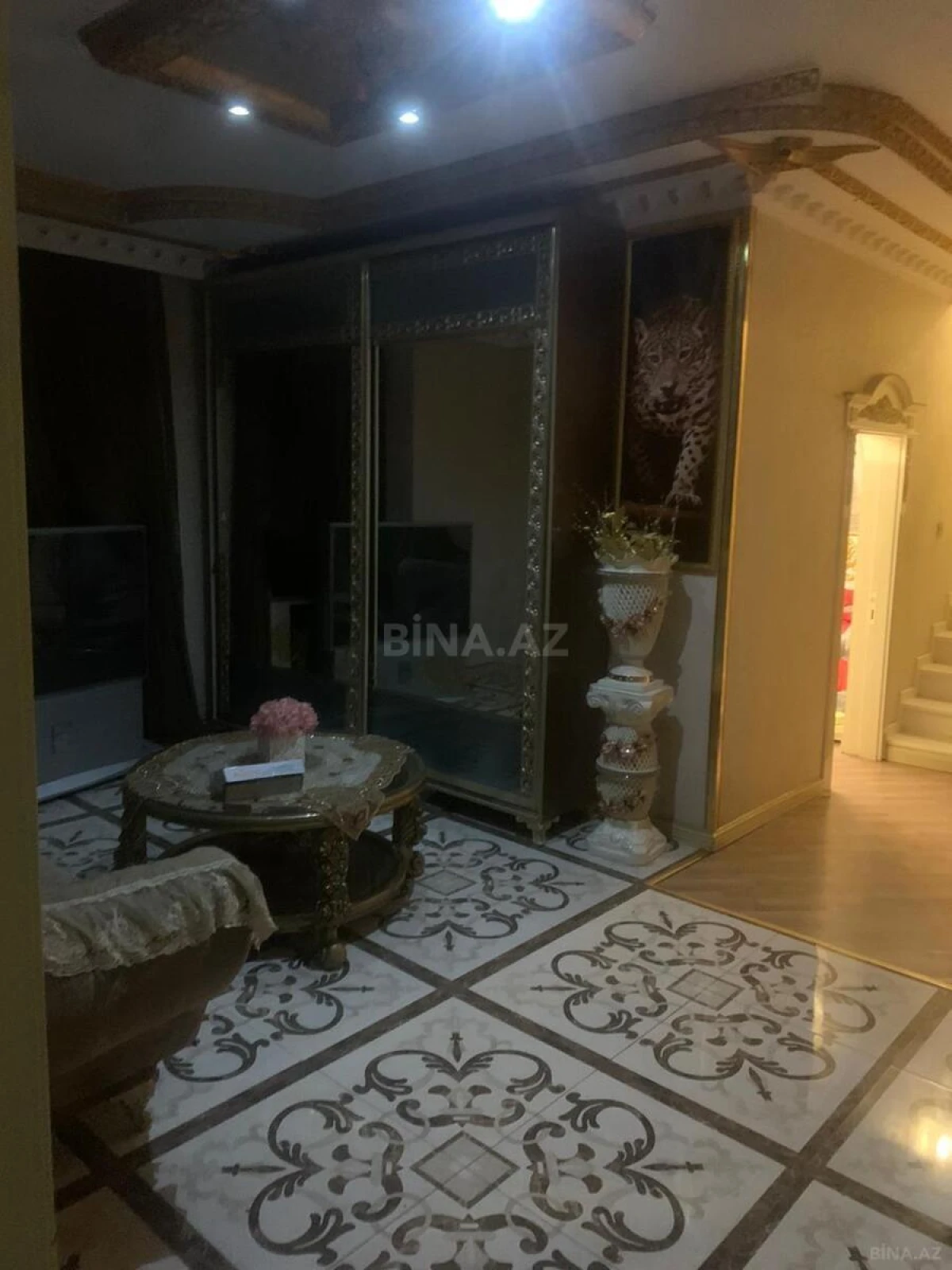 Satılır 6 otaqlı həyət evi 350 m²