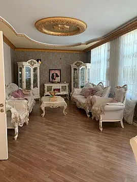 Satılır 6 otaqlı həyət evi 350 m²