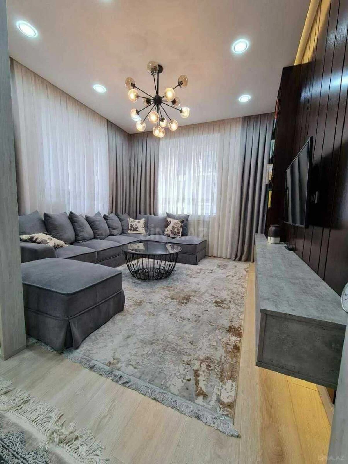 Kirayə verilir 2 otaqlı mənzil 90 m²