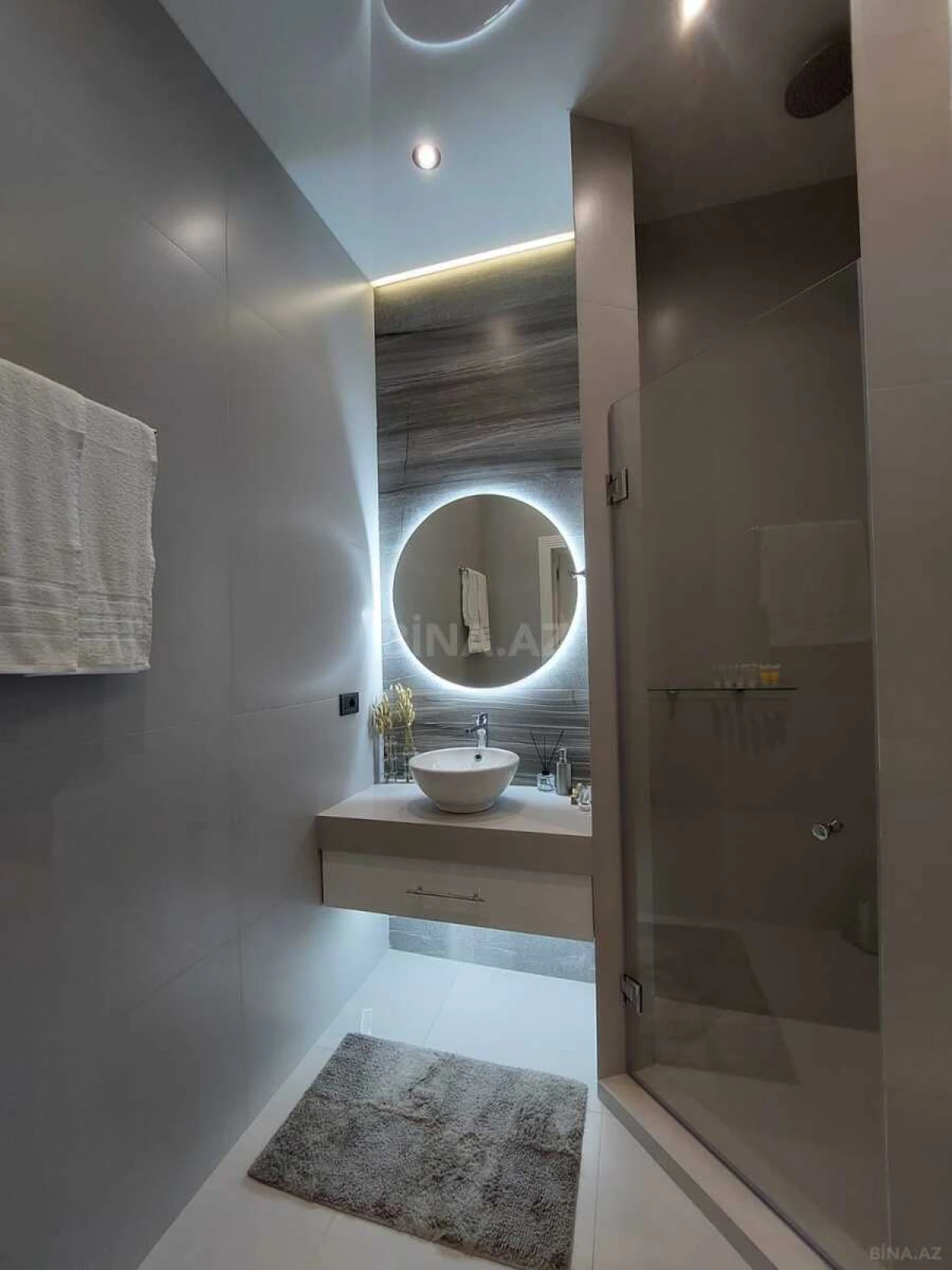 Kirayə verilir 2 otaqlı mənzil 90 m²