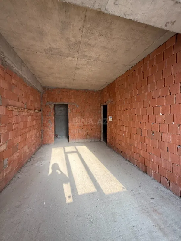 Satılır 2 otaqlı mənzil 108 m²