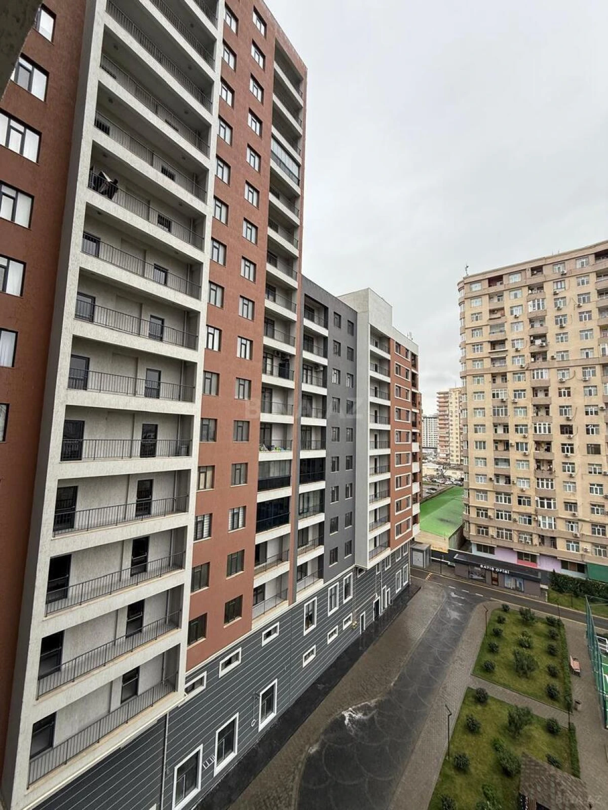 Satılır 2 otaqlı mənzil 108 m²