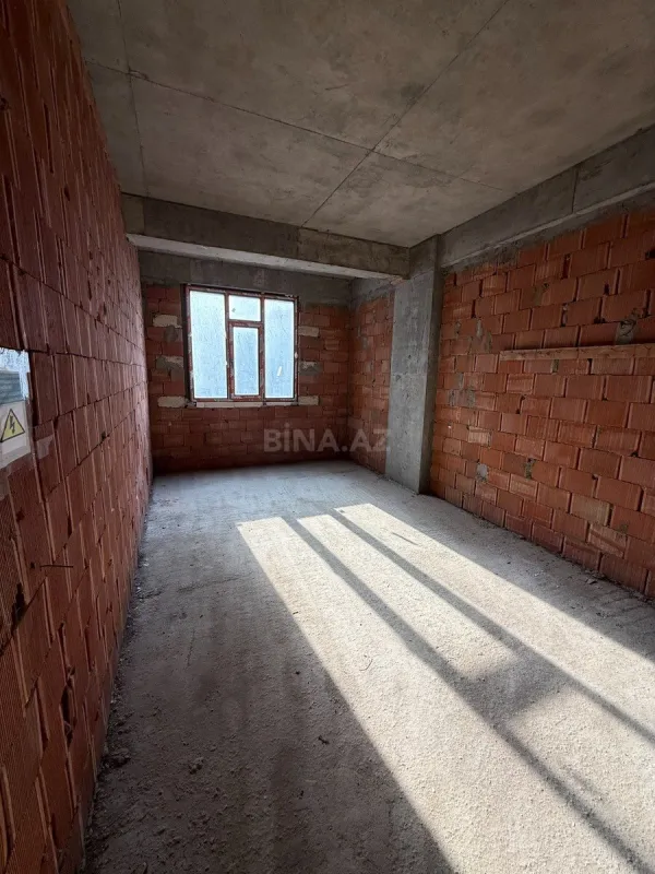 Satılır 2 otaqlı mənzil 108 m²