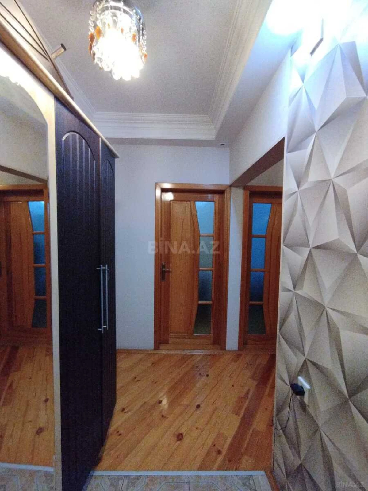 Satılır 4 otaqlı mənzil 105 m²