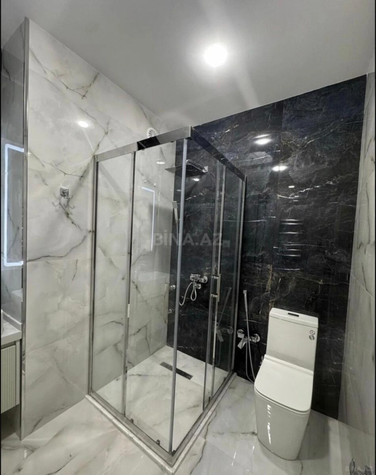 Satılır 3 otaqlı mənzil 138 m²