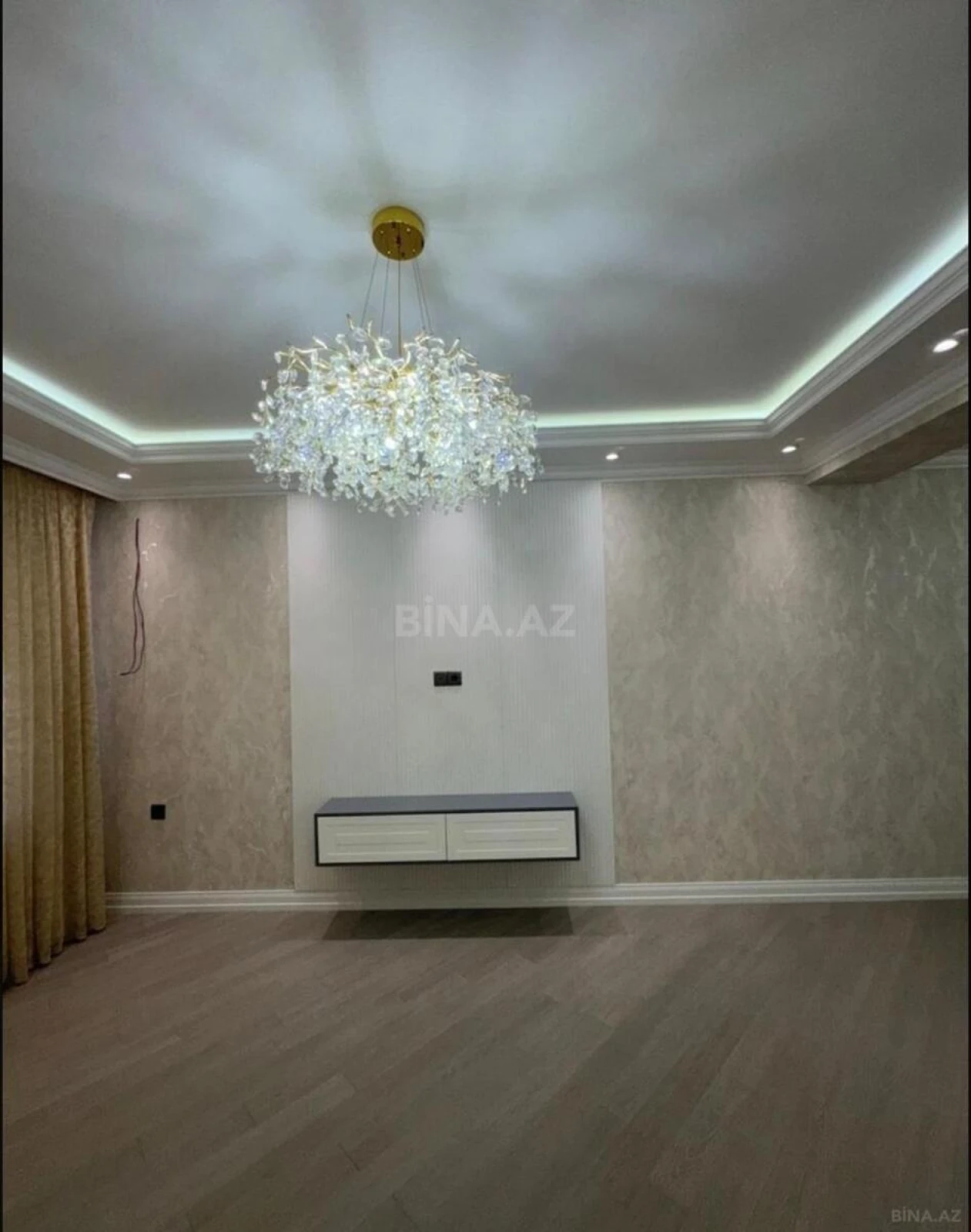 Satılır 3 otaqlı mənzil 138 m²