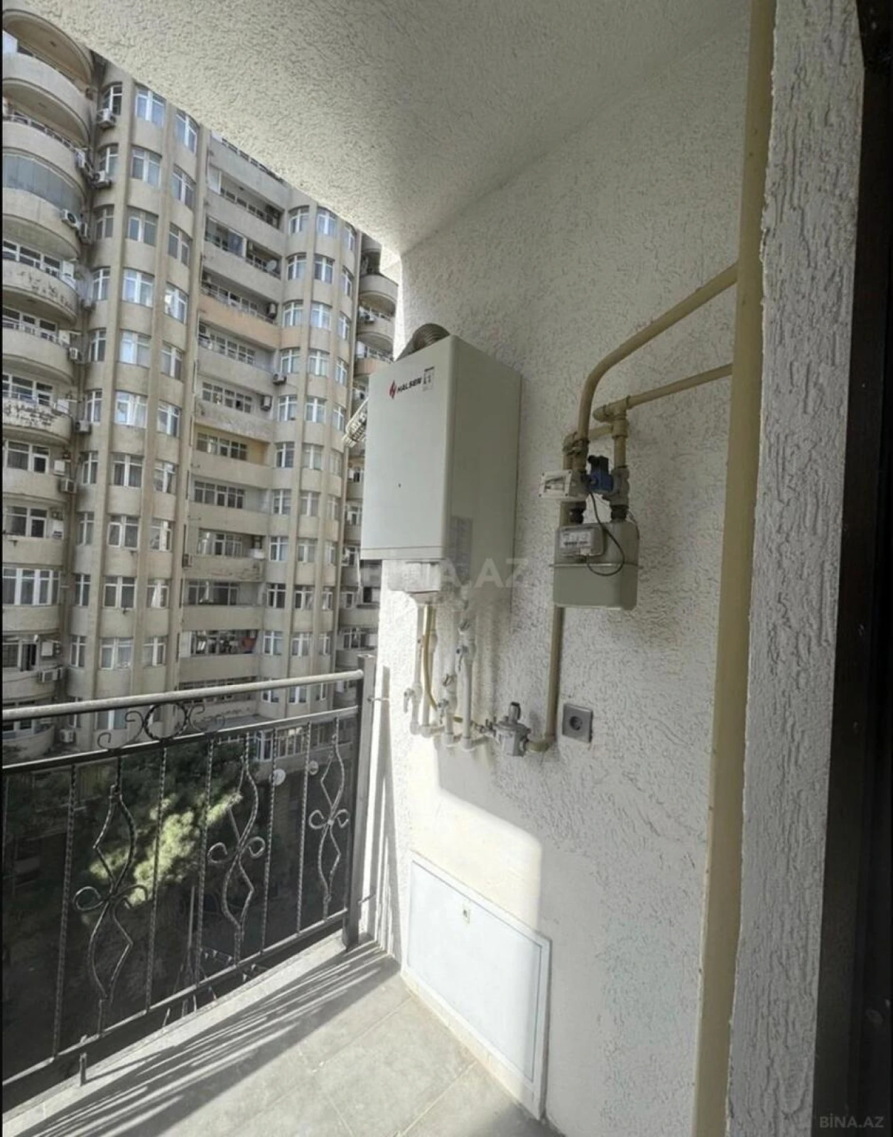 Satılır 3 otaqlı mənzil 138 m²