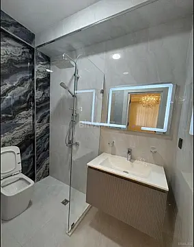 Satılır 3 otaqlı mənzil 138 m²