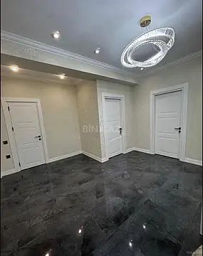 Satılır 3 otaqlı mənzil 138 m²