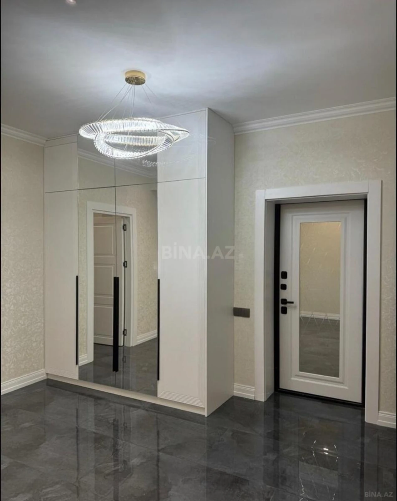 Satılır 3 otaqlı mənzil 138 m²