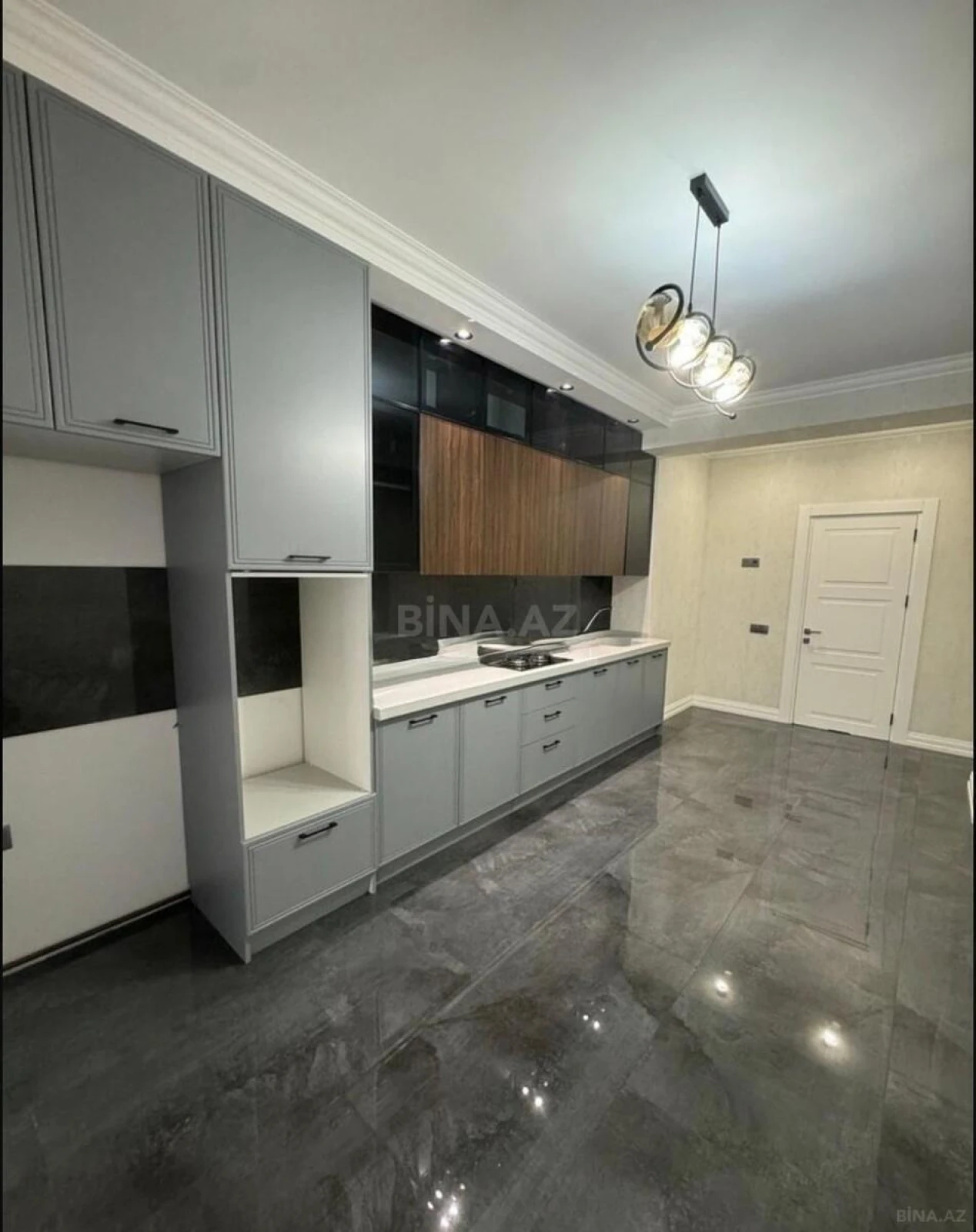 Satılır 3 otaqlı mənzil 138 m²