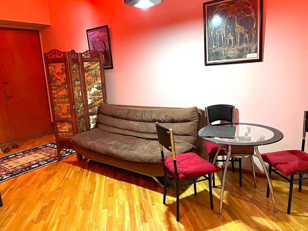 Satılır 4 otaqlı mənzil 210 m²