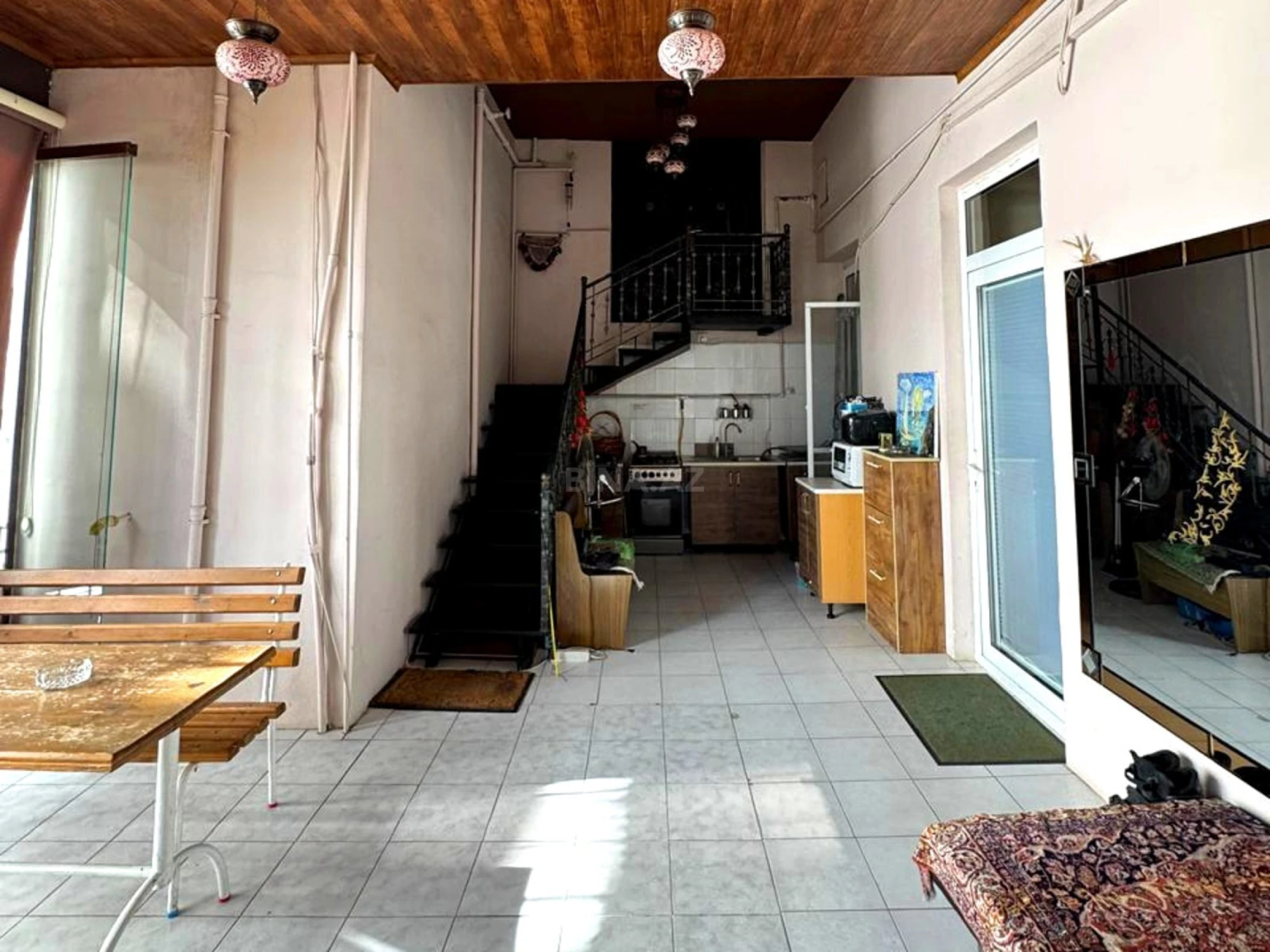 Satılır 4 otaqlı mənzil 210 m²