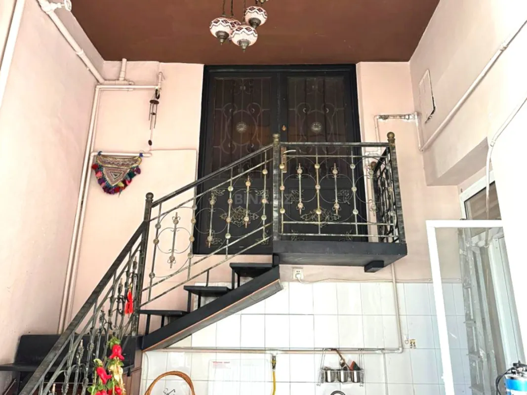 Satılır 4 otaqlı mənzil 210 m²