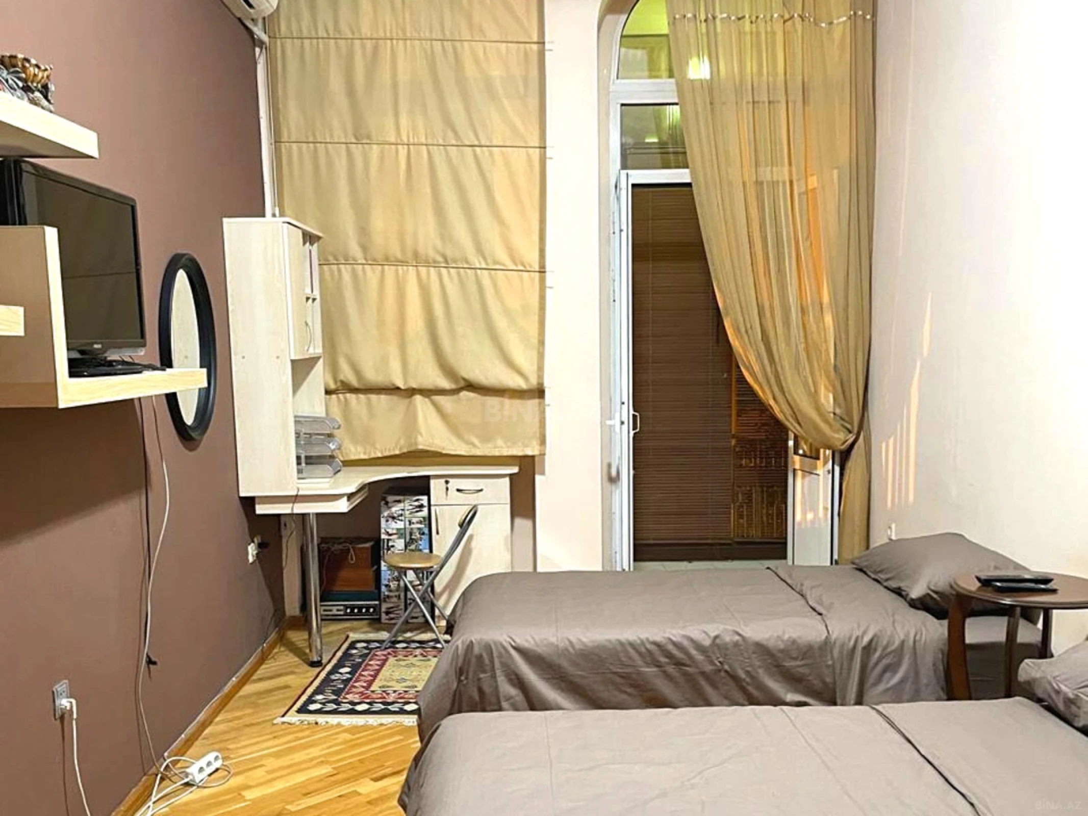 Satılır 4 otaqlı mənzil 210 m²