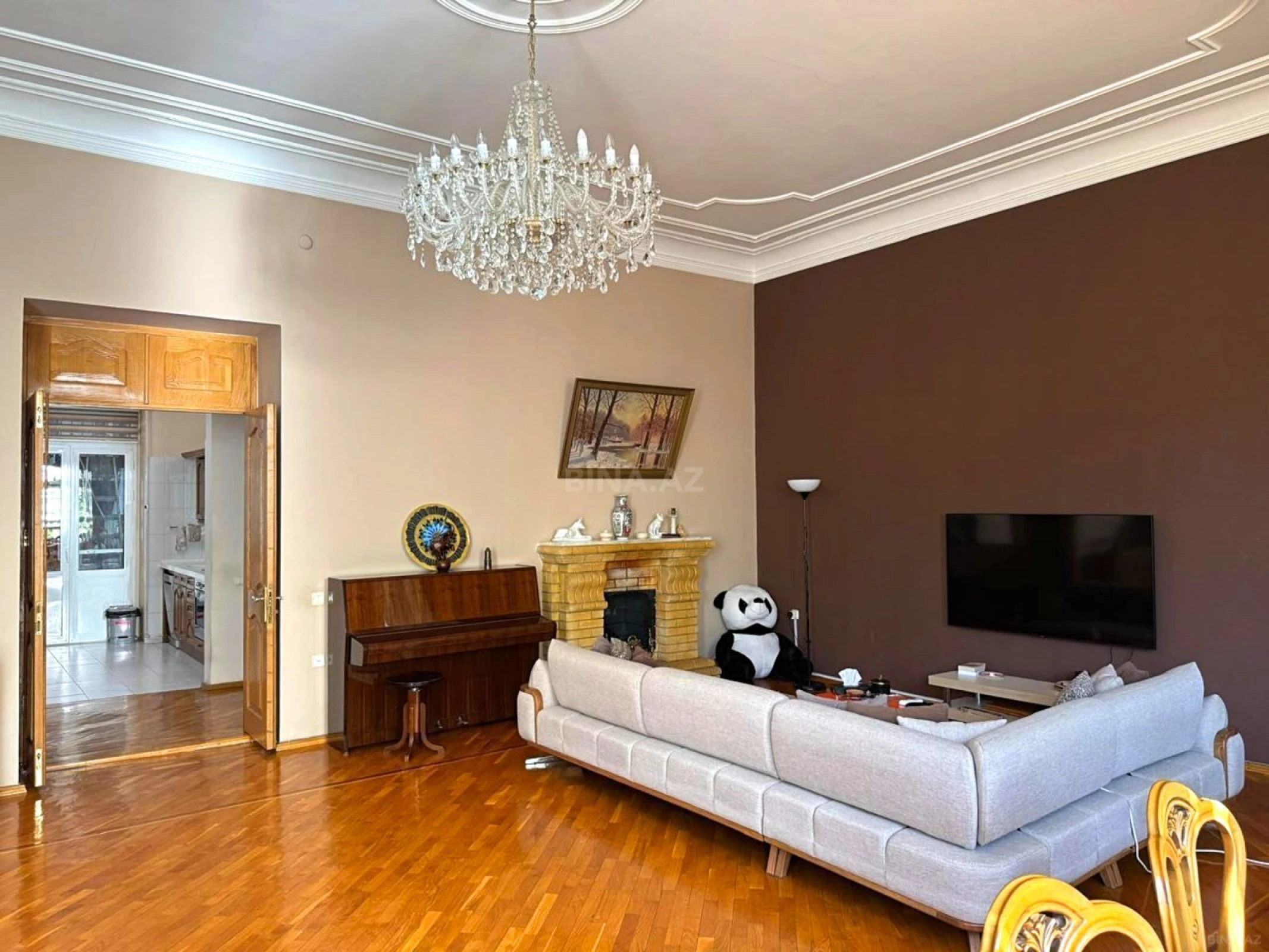 Satılır 4 otaqlı mənzil 210 m²