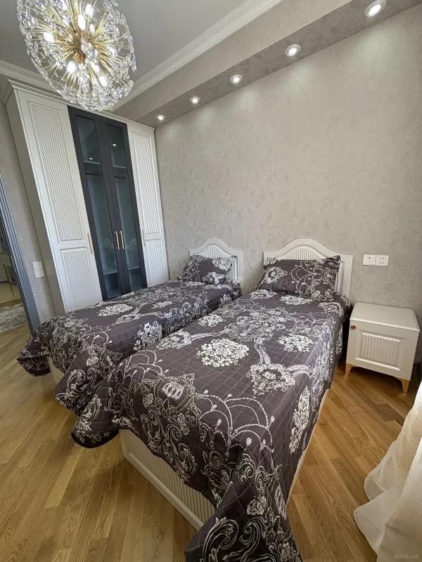 Satılır 3 otaqlı mənzil 106 m²