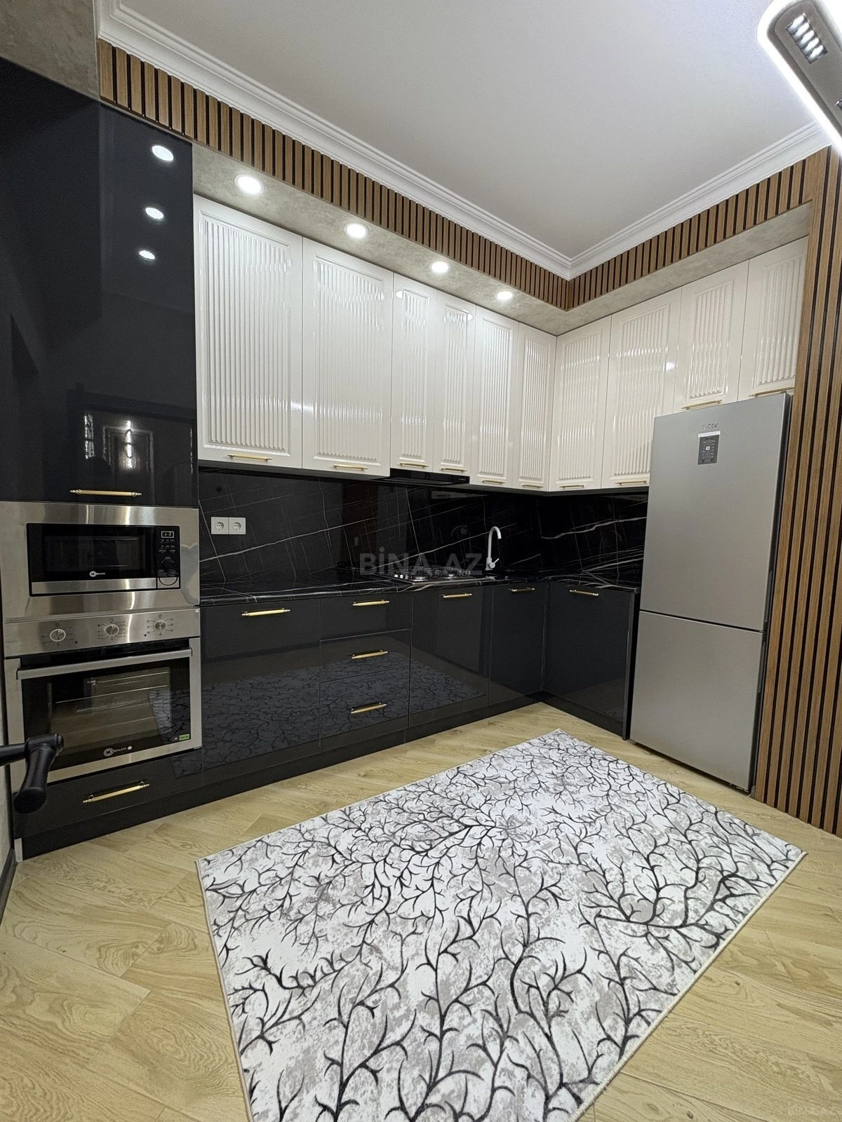Satılır 3 otaqlı mənzil 106 m²