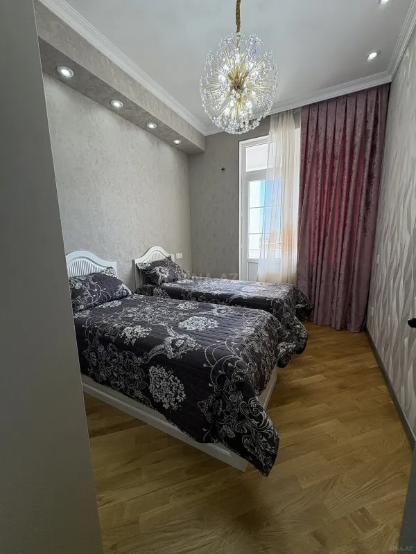 Satılır 3 otaqlı mənzil 106 m²