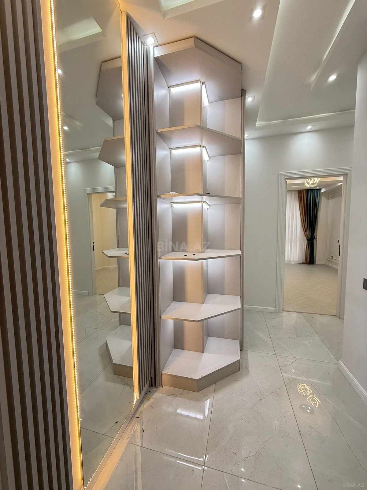 Kirayə verilir 3 otaqlı mənzil 120 m²