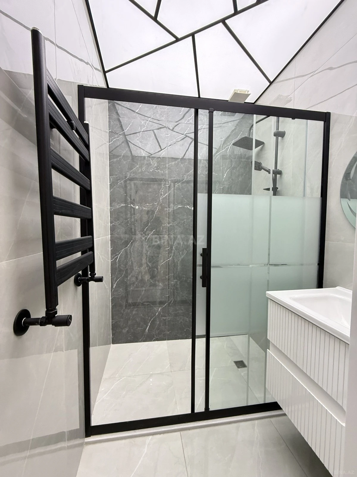 Kirayə verilir 3 otaqlı mənzil 120 m²