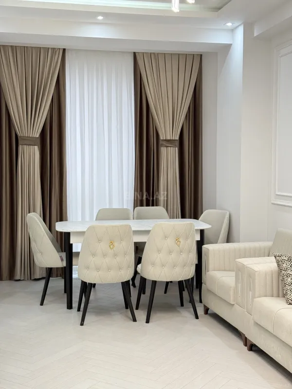 Kirayə verilir 3 otaqlı mənzil 120 m²