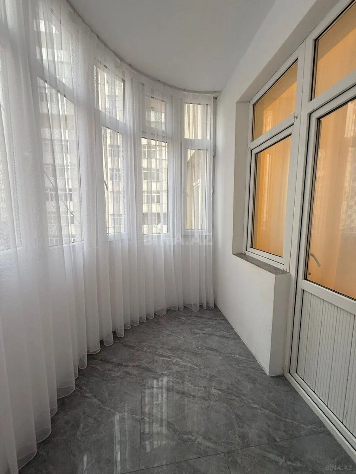 Satılır 3 otaqlı mənzil 110 m²