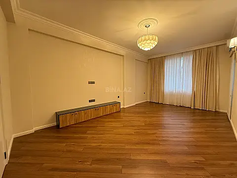 Satılır 3 otaqlı mənzil 110 m²