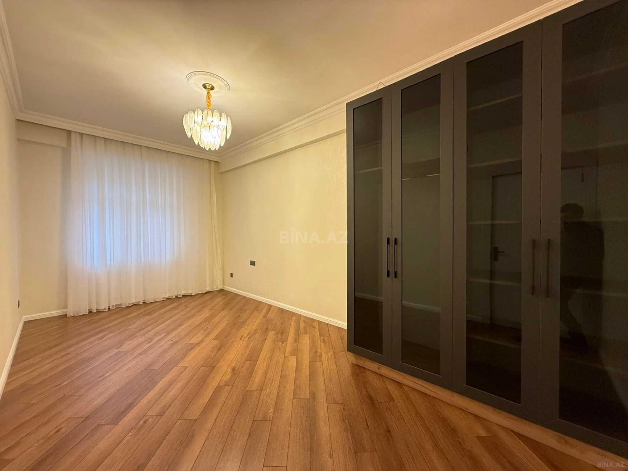 Satılır 3 otaqlı mənzil 110 m²