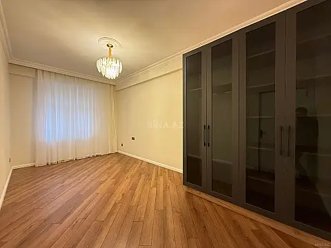 Satılır 3 otaqlı mənzil 110 m²