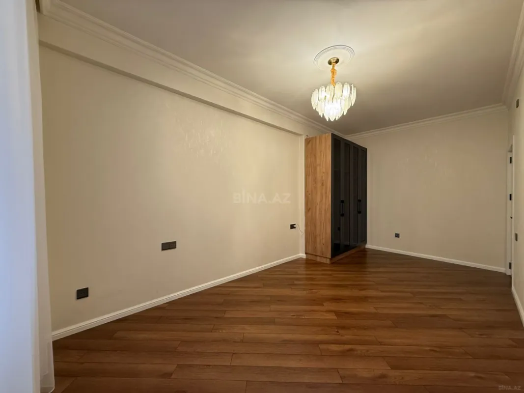 Satılır 3 otaqlı mənzil 110 m²