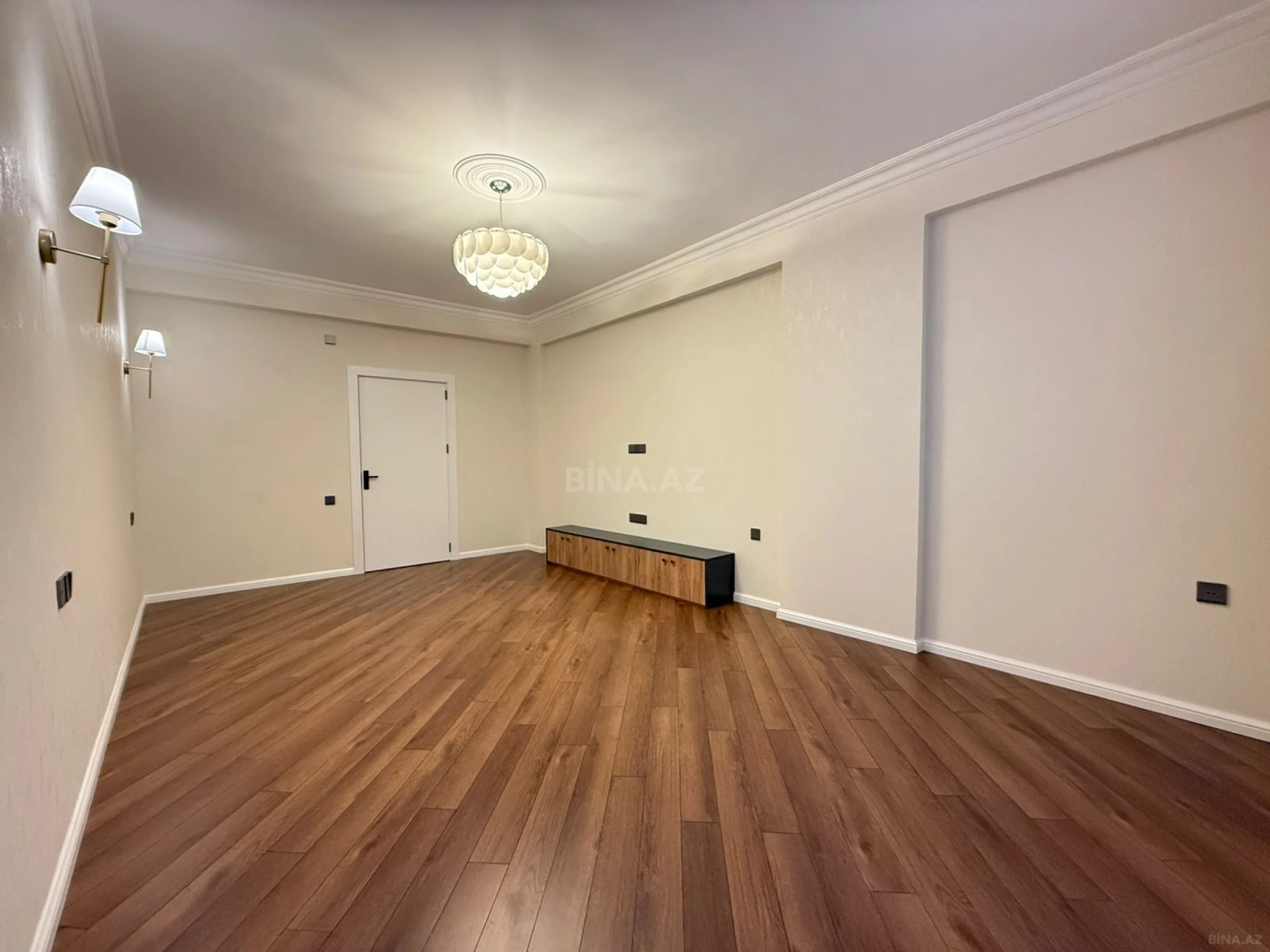 Satılır 3 otaqlı mənzil 110 m²