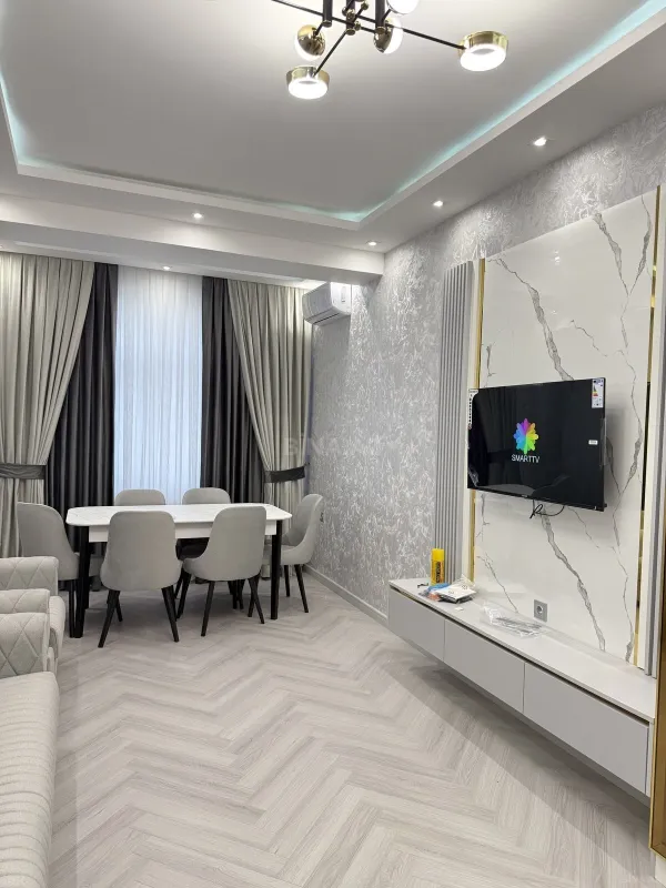 Kirayə verilir 3 otaqlı mənzil 120 m²