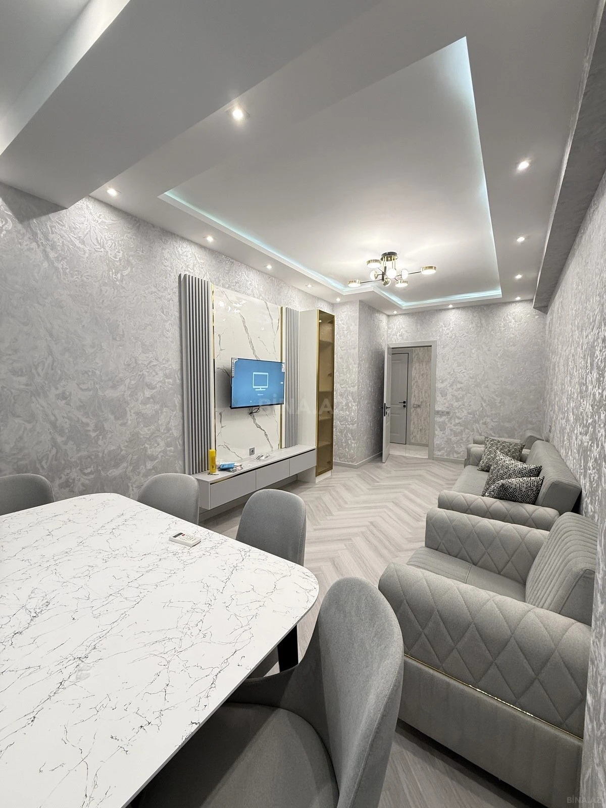 Kirayə verilir 3 otaqlı mənzil 120 m²