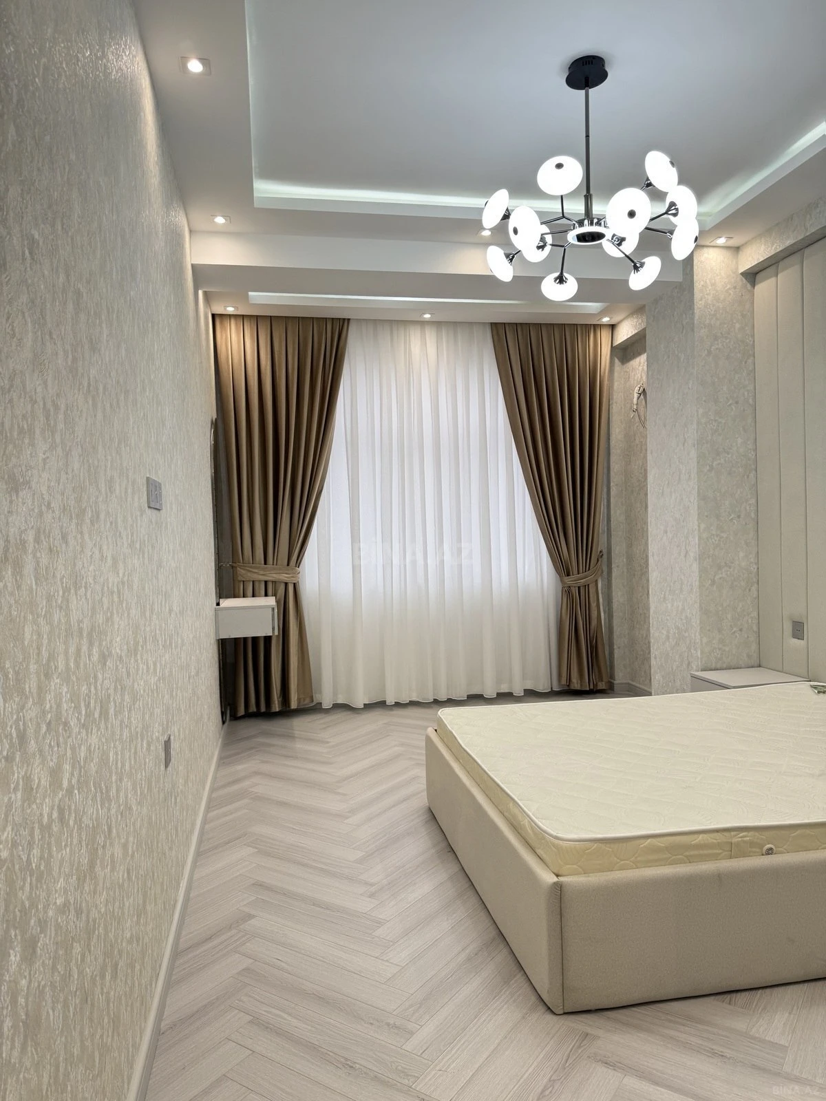 Kirayə verilir 3 otaqlı mənzil 120 m²
