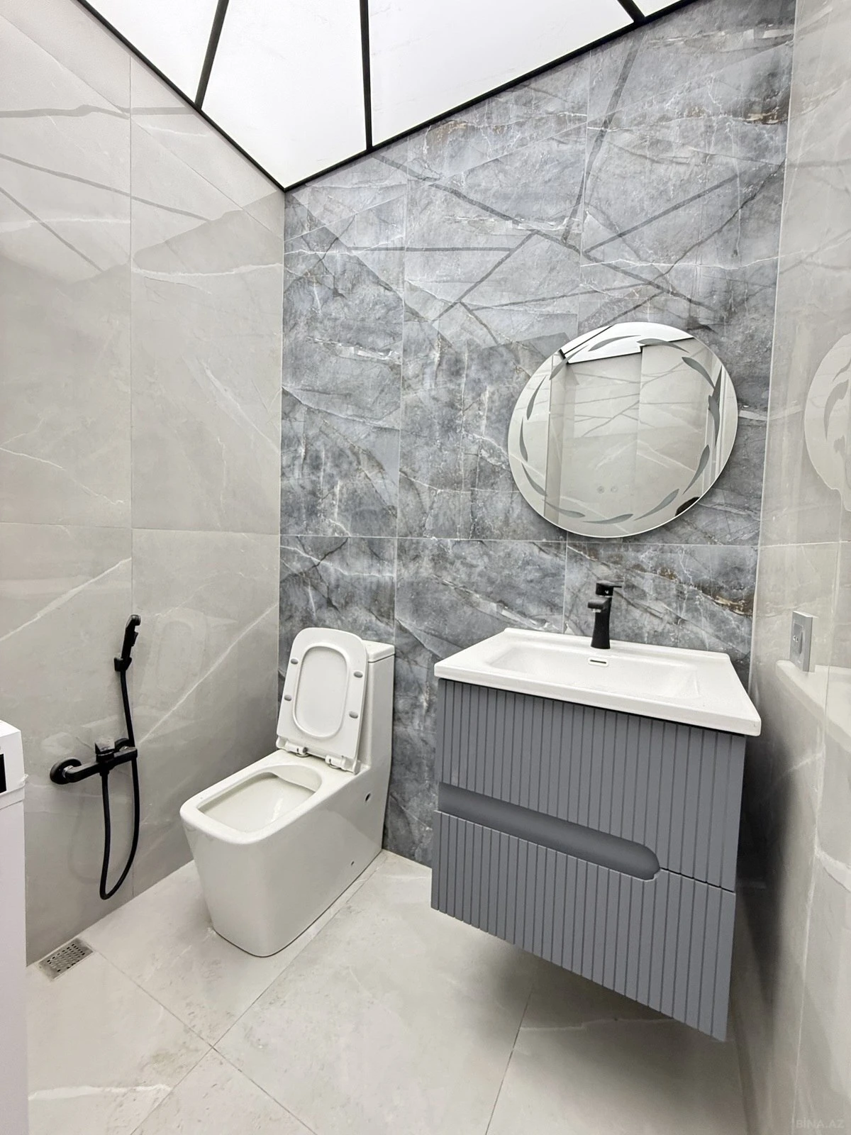 Kirayə verilir 3 otaqlı mənzil 120 m²