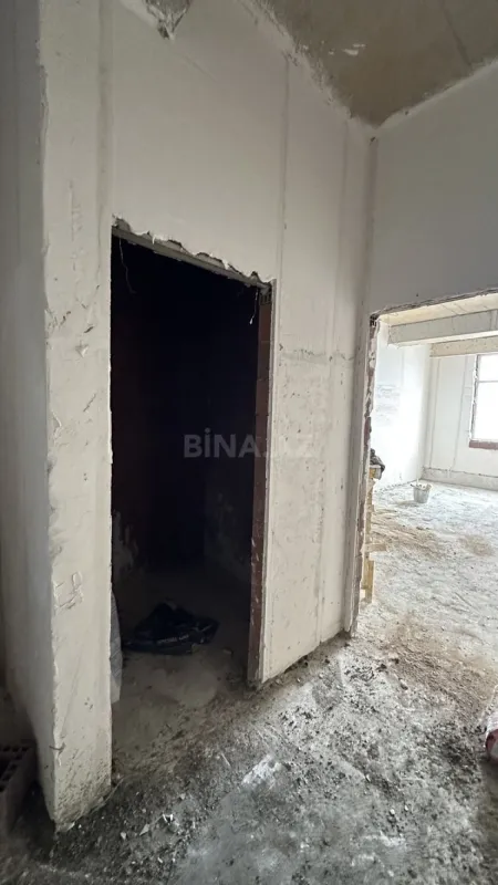Satılır 3 otaqlı mənzil 141 m²