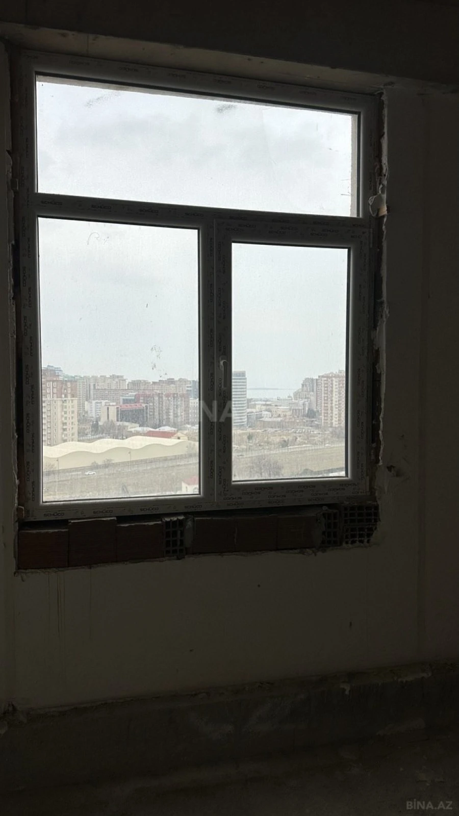 Satılır 3 otaqlı mənzil 141 m²