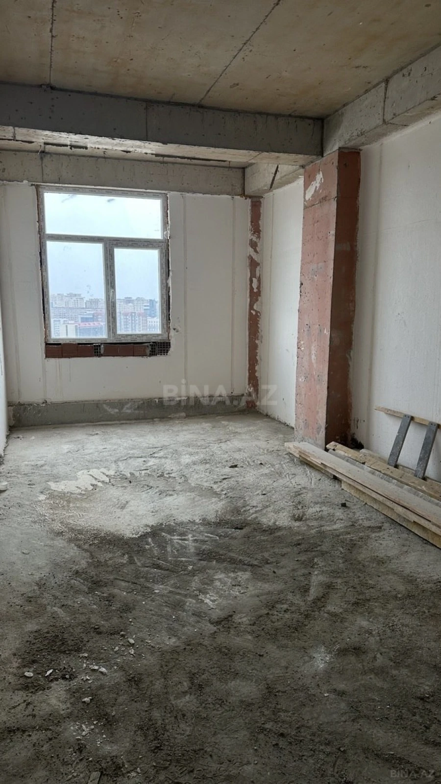Satılır 3 otaqlı mənzil 141 m²