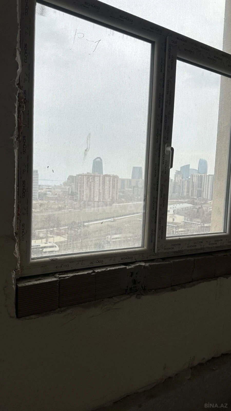 Satılır 3 otaqlı mənzil 141 m²