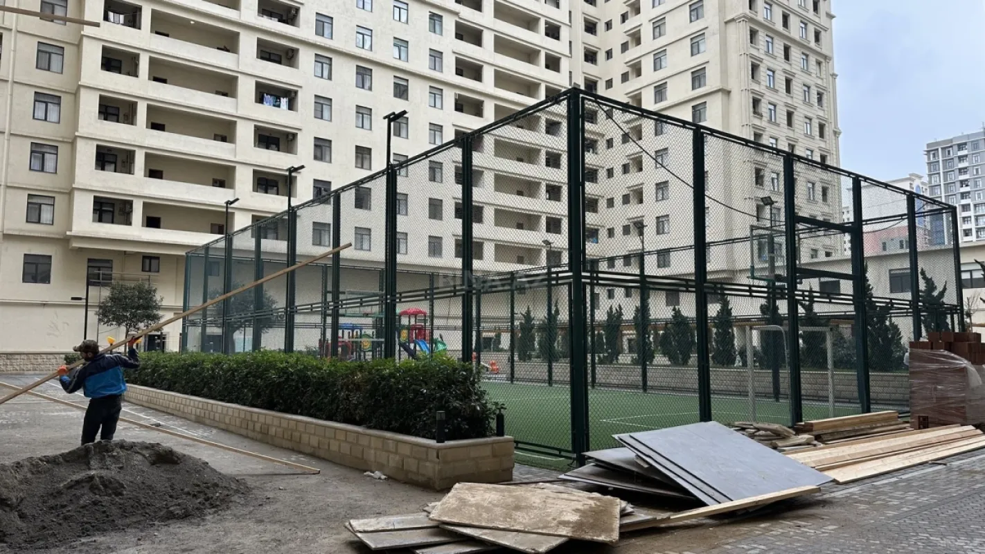 Satılır 3 otaqlı mənzil 141 m²