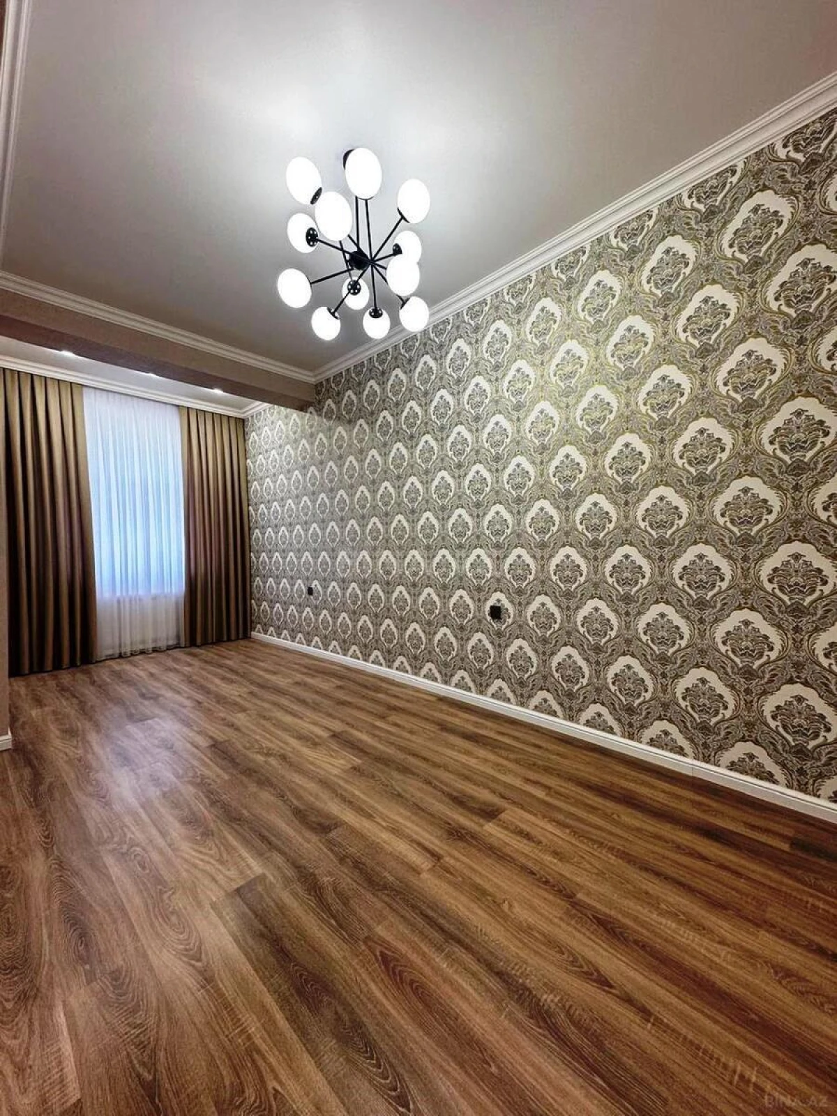Satılır 2 otaqlı mənzil 90 m²