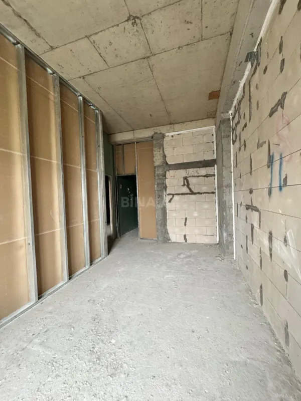 Satılır 4 otaqlı mənzil 132 m²