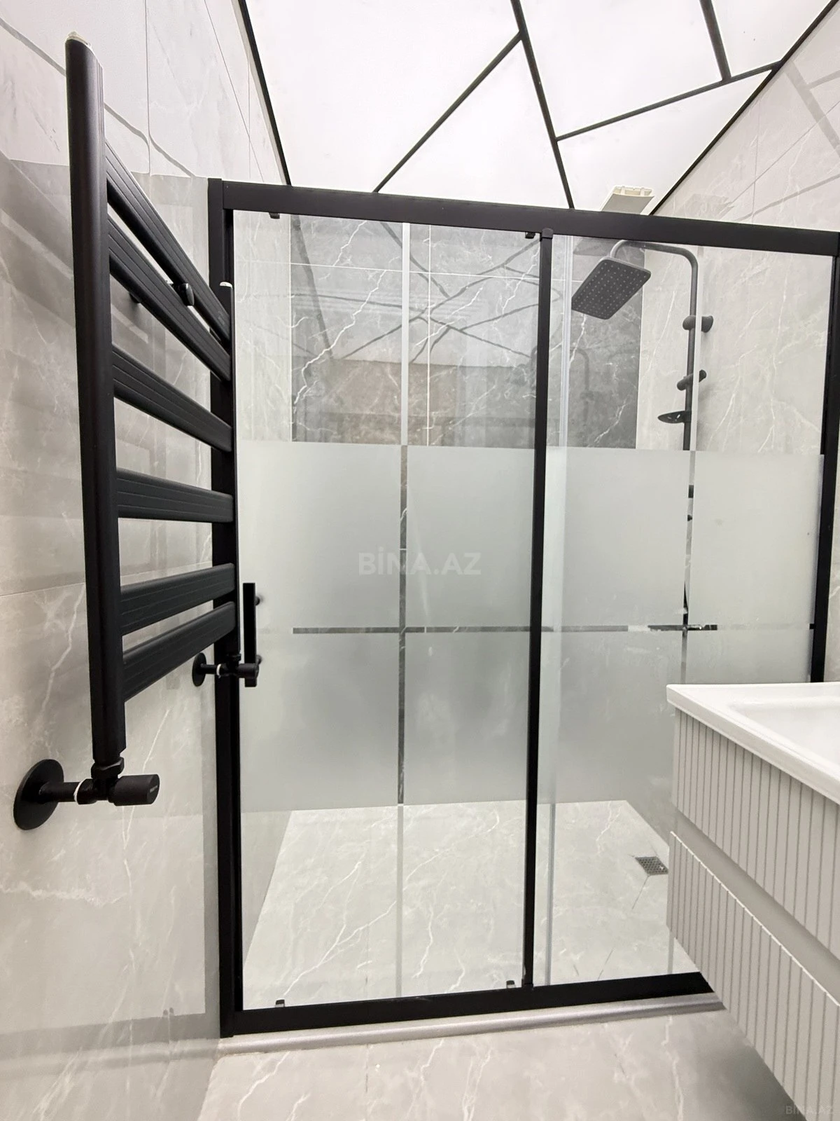 Kirayə verilir 3 otaqlı mənzil 120 m²