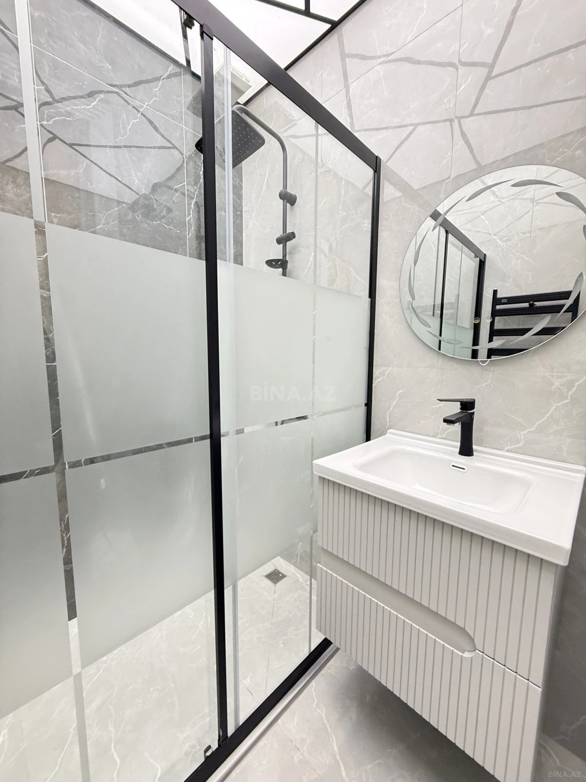 Kirayə verilir 3 otaqlı mənzil 120 m²