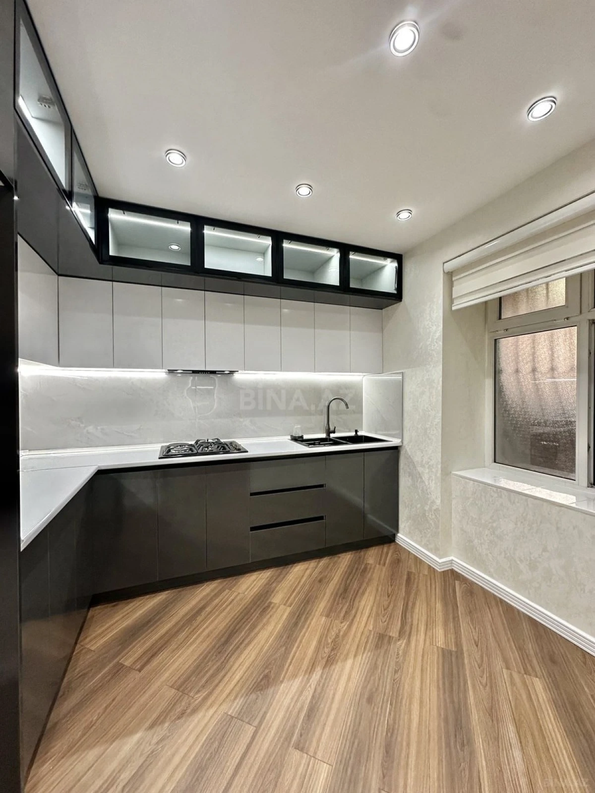 Satılır 2 otaqlı mənzil 65 m²