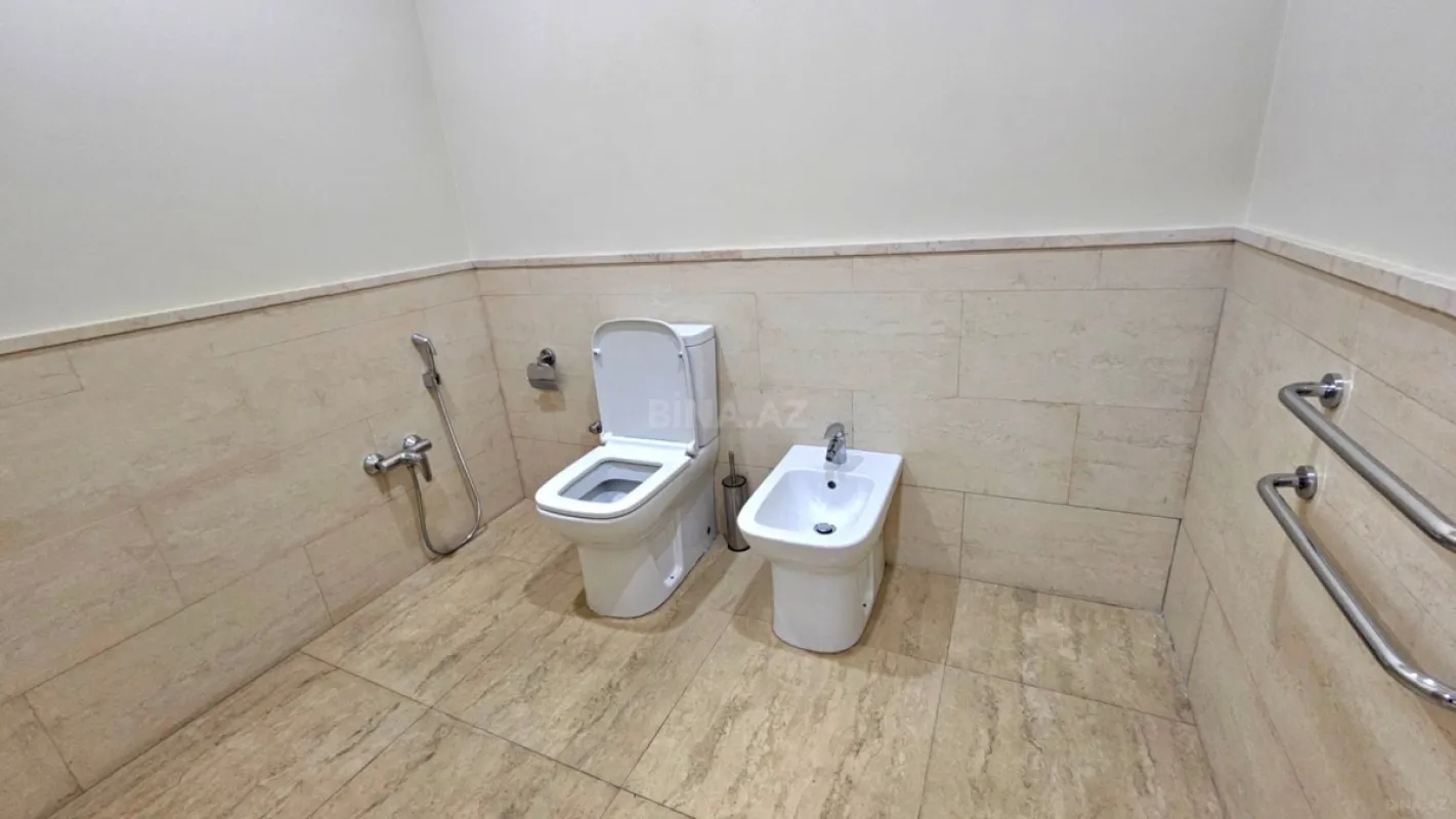 Satılır 4 otaqlı mənzil 162 m²